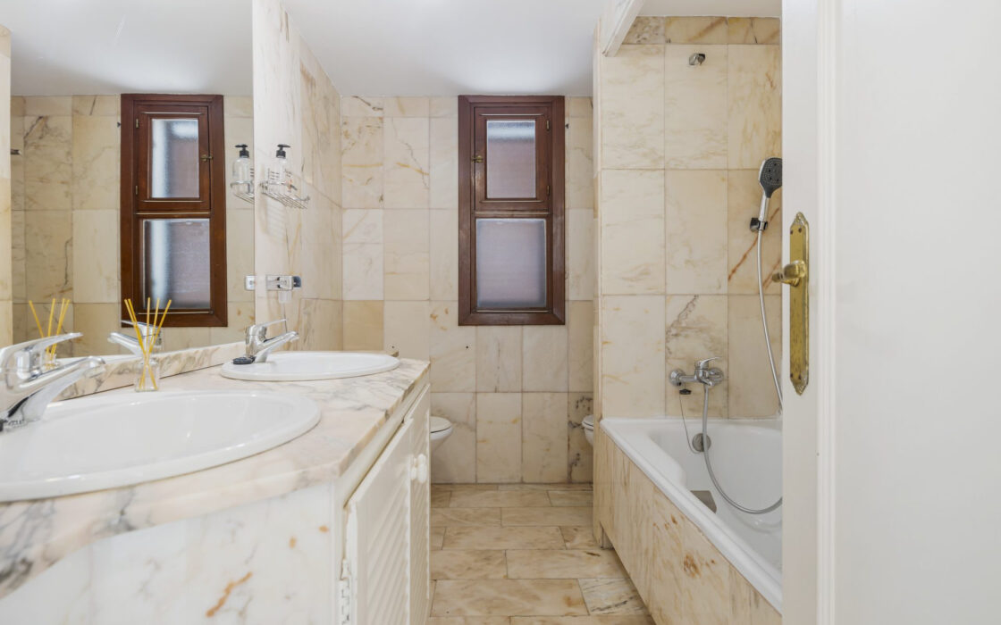 Таунхаус у моря с 2 спальнями в Эстепоне 97 кв.м