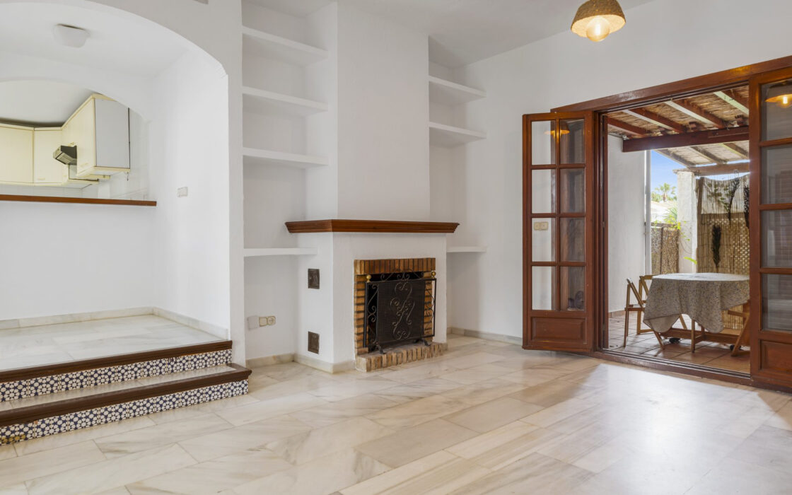 Таунхаус у моря с 2 спальнями в Эстепоне 97 кв.м