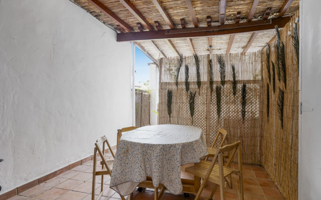 Таунхаус у моря с 2 спальнями в Эстепоне 97 кв.м