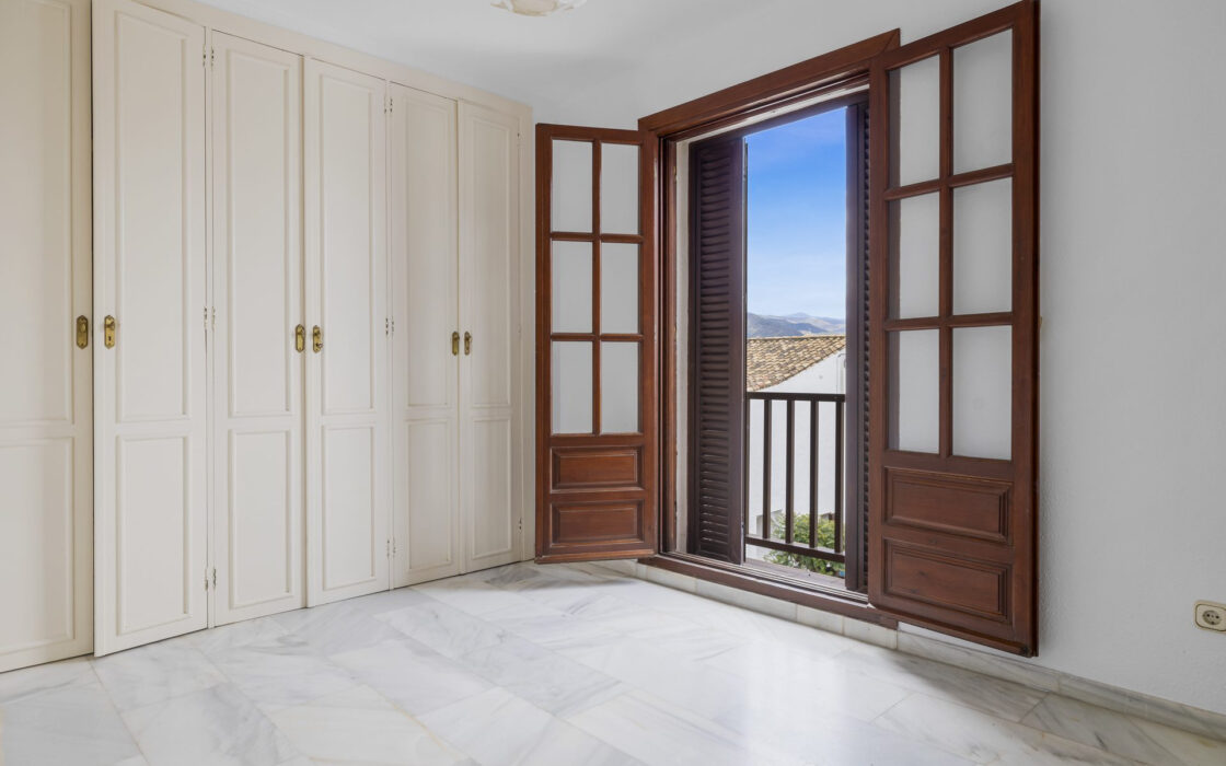 Таунхаус у моря с 2 спальнями в Эстепоне 97 кв.м