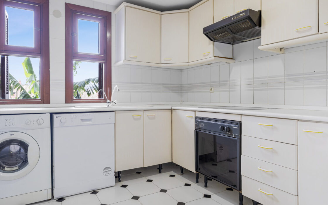 Таунхаус у моря с 2 спальнями в Эстепоне 97 кв.м