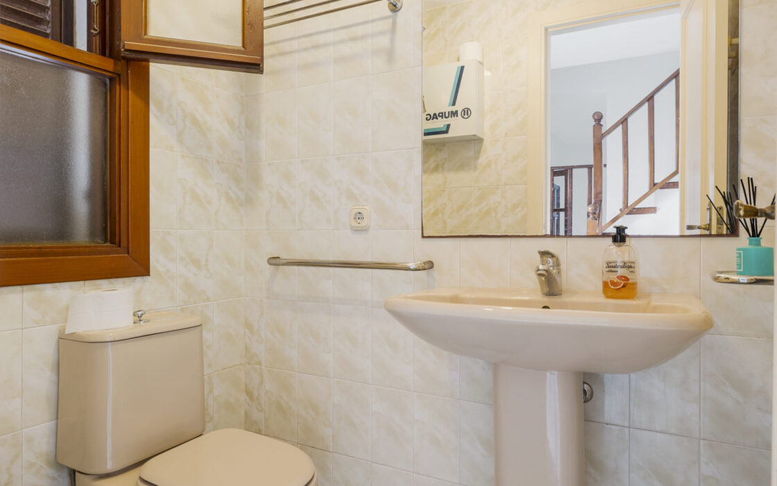 Таунхаус у моря с 2 спальнями в Эстепоне 97 кв.м