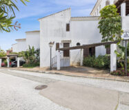 Таунхаус у моря с 2 спальнями в Эстепоне 97 кв.м