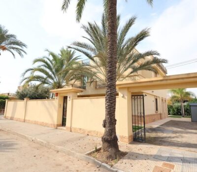 Будинок в Кабо Роиг з терасою та приватним басейном 222 кв.м