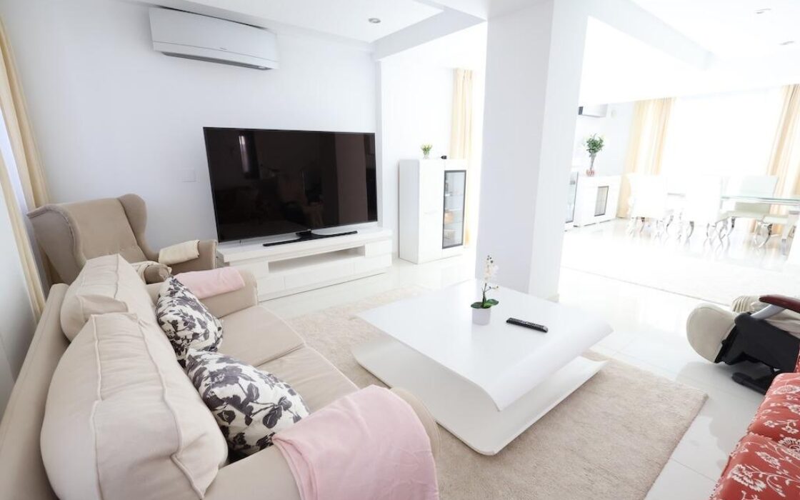 Дом в Кабо Роиг с террасой и частным бассейном 222 кв.м