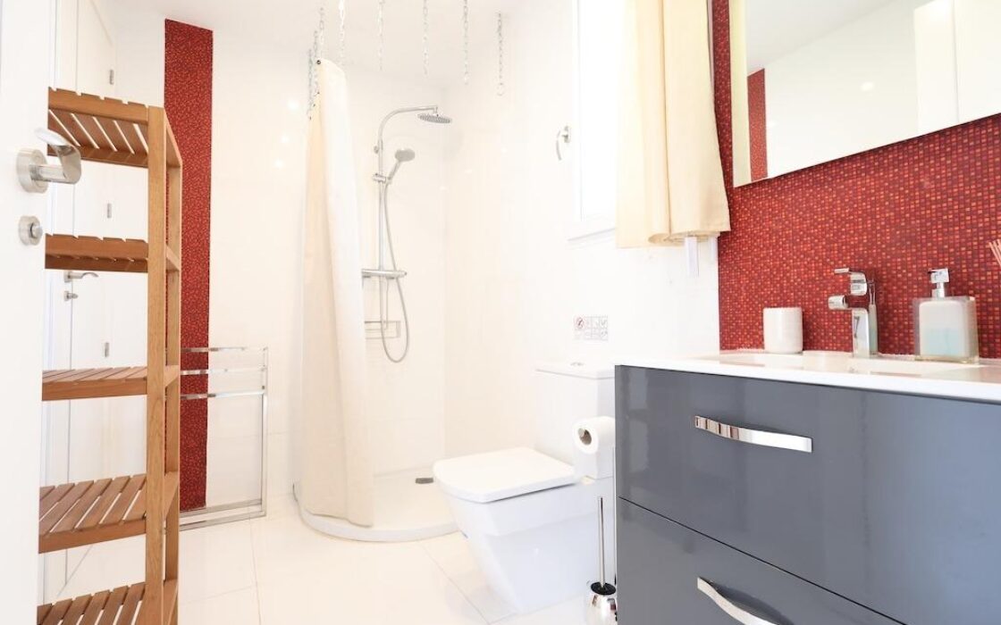 Дом в Кабо Роиг с террасой и частным бассейном 222 кв.м