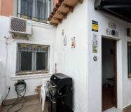 Уютный таунхаус с солярием у озера в Торревьехе 73 кв.м