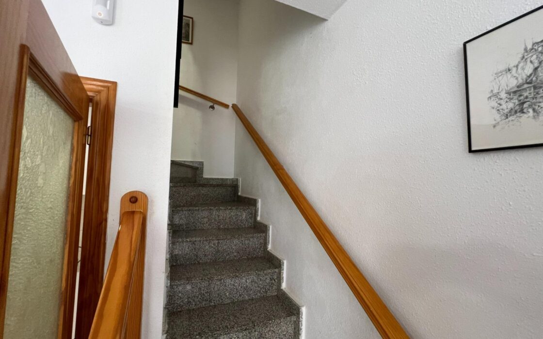 Уютный таунхаус с солярием у озера в Торревьехе 73 кв.м