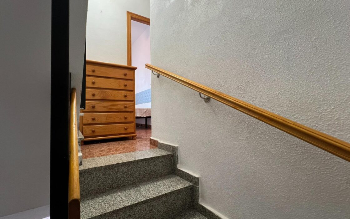 Уютный таунхаус с солярием у озера в Торревьехе 73 кв.м