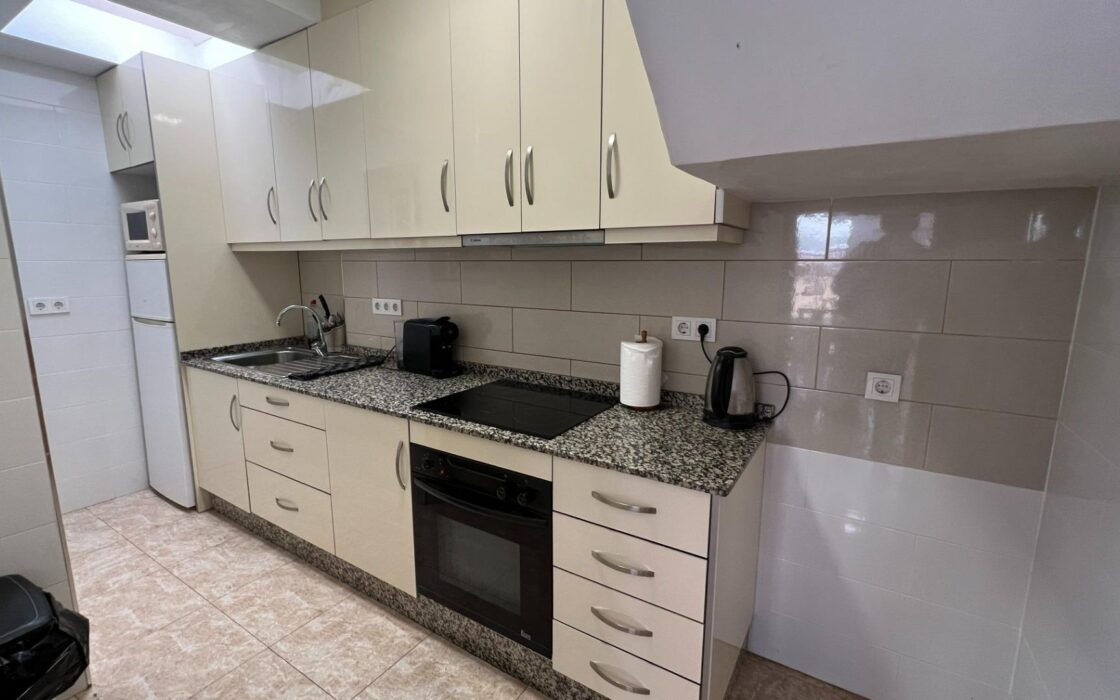 Уютный таунхаус с солярием у озера в Торревьехе 73 кв.м