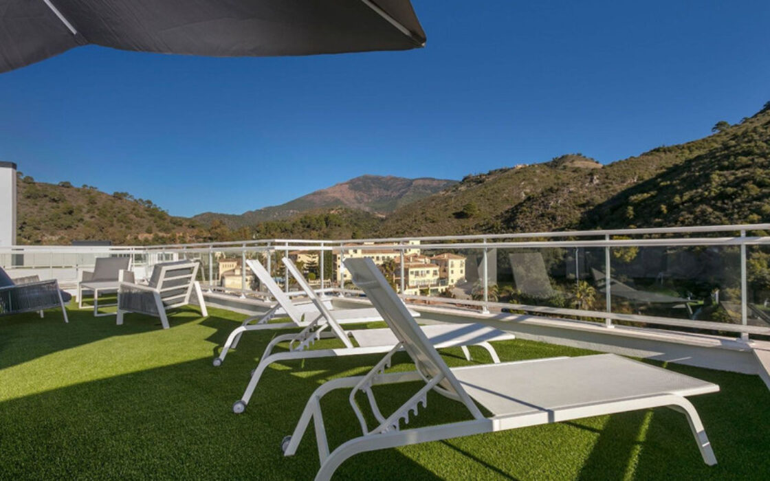 Пентхаус с террасой в Бенахависе 139 кв.м с мебелью