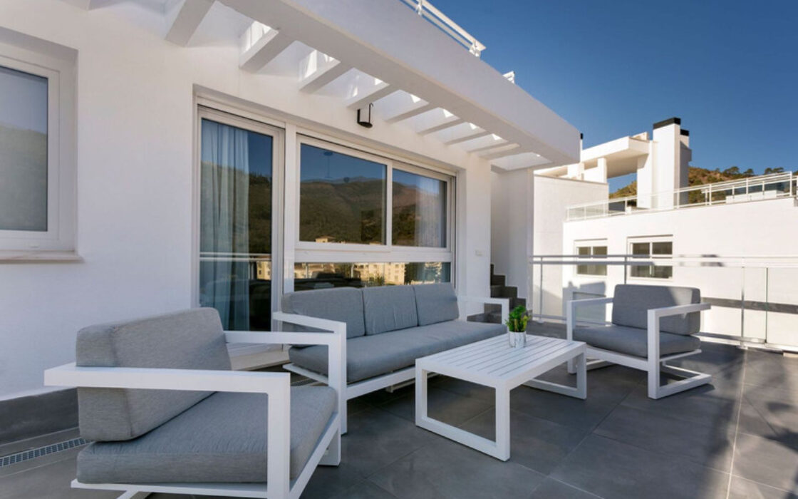 Пентхаус с террасой в Бенахависе 139 кв.м с мебелью