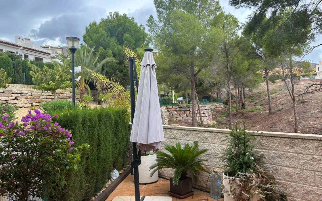 Суміжний будинок в Сьерра-Кортина з терасою 140 кв.м