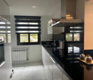 Суміжний будинок в Сьерра-Кортина з терасою 140 кв.м