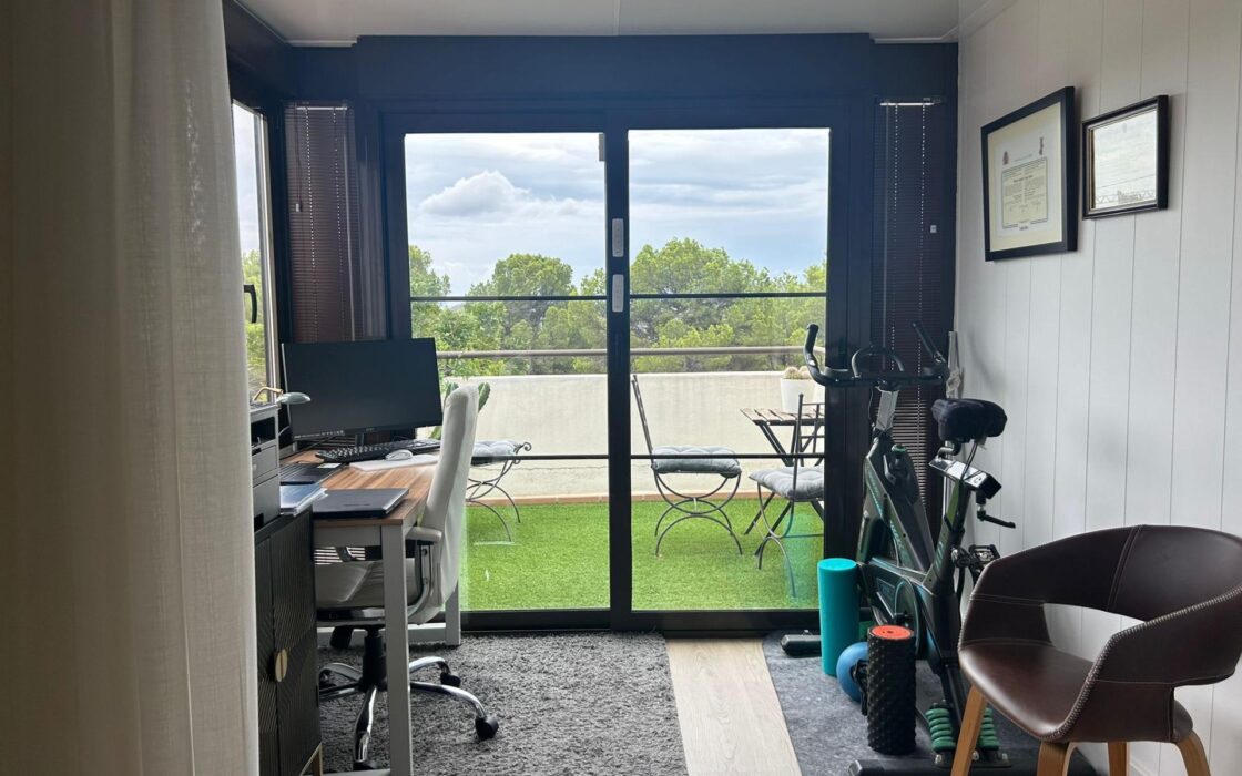 Суміжний будинок в Сьерра-Кортина з терасою 140 кв.м