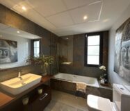 Суміжний будинок в Сьерра-Кортина з терасою 140 кв.м