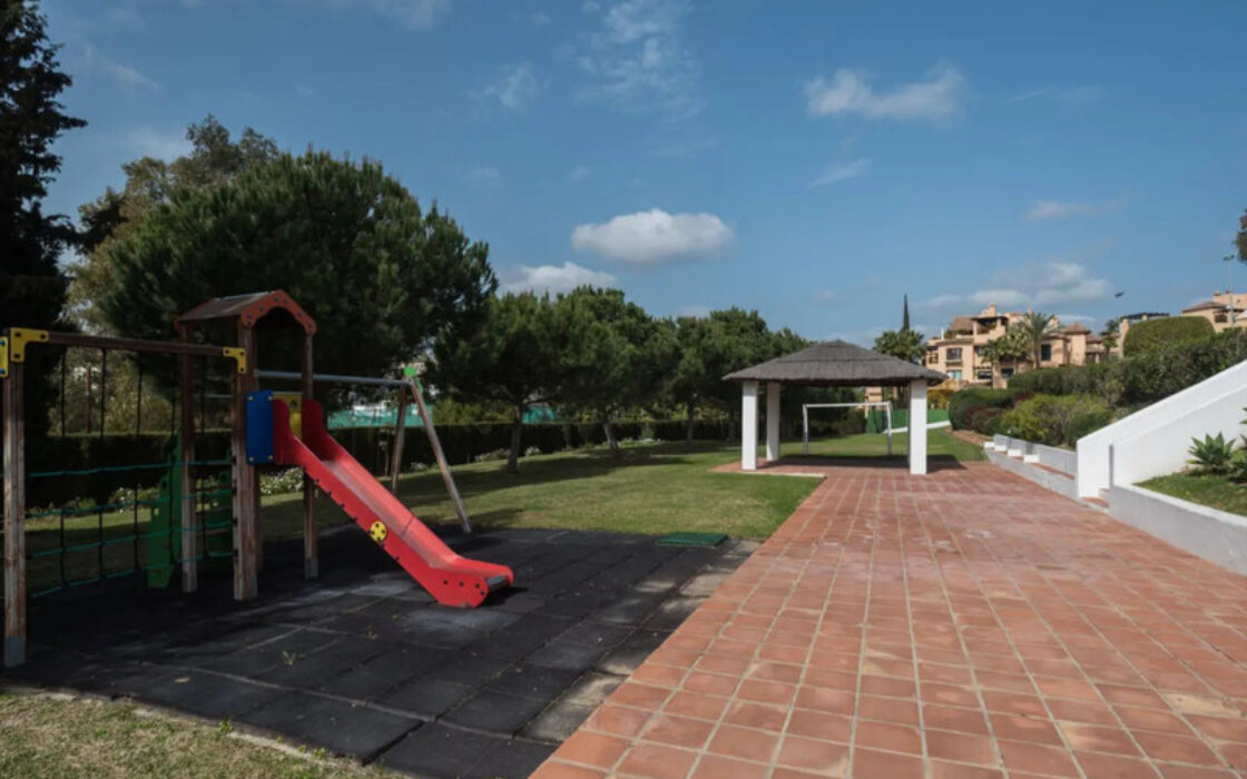 Таунхаус в Аталая 180 кв.м с террасой и мебелью