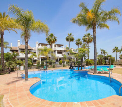 Таунхаус з терасою в Бенахавісі 180 кв.м на 4 кімнати