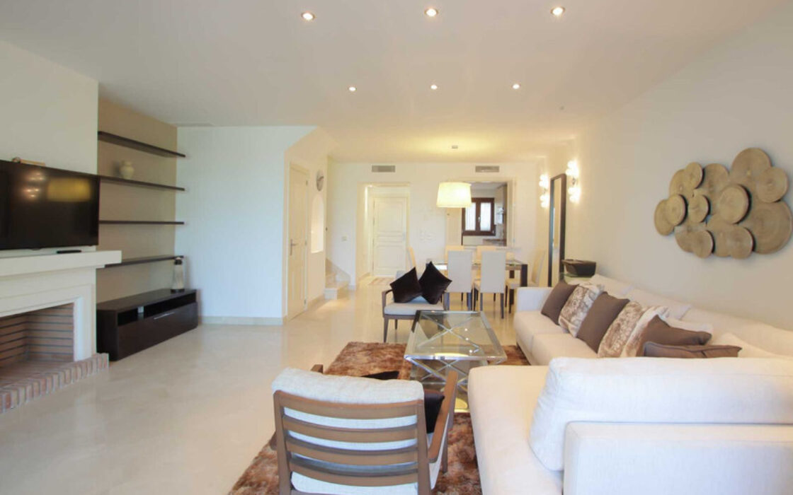 Таунхаус с террасой в Бенахависе 180 кв.м на 4 комнаты