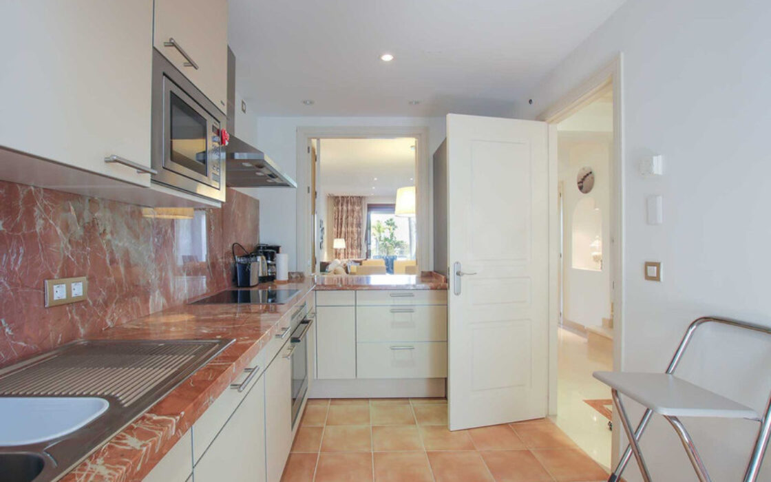 Таунхаус с террасой в Бенахависе 180 кв.м на 4 комнаты