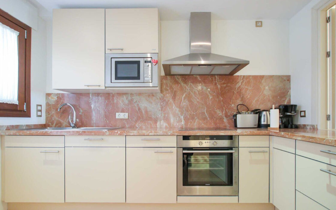 Таунхаус с террасой в Бенахависе 180 кв.м на 4 комнаты