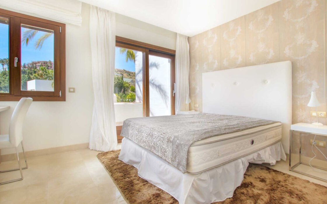 Таунхаус с террасой в Бенахависе 180 кв.м на 4 комнаты