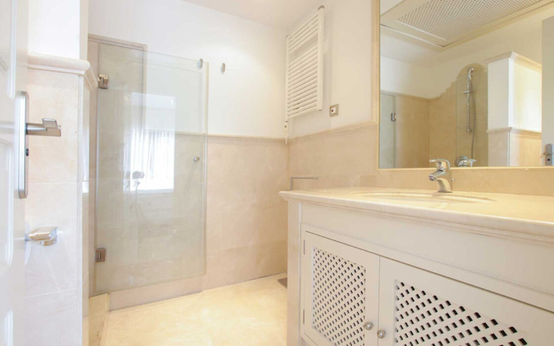 Таунхаус с террасой в Бенахависе 180 кв.м на 4 комнаты