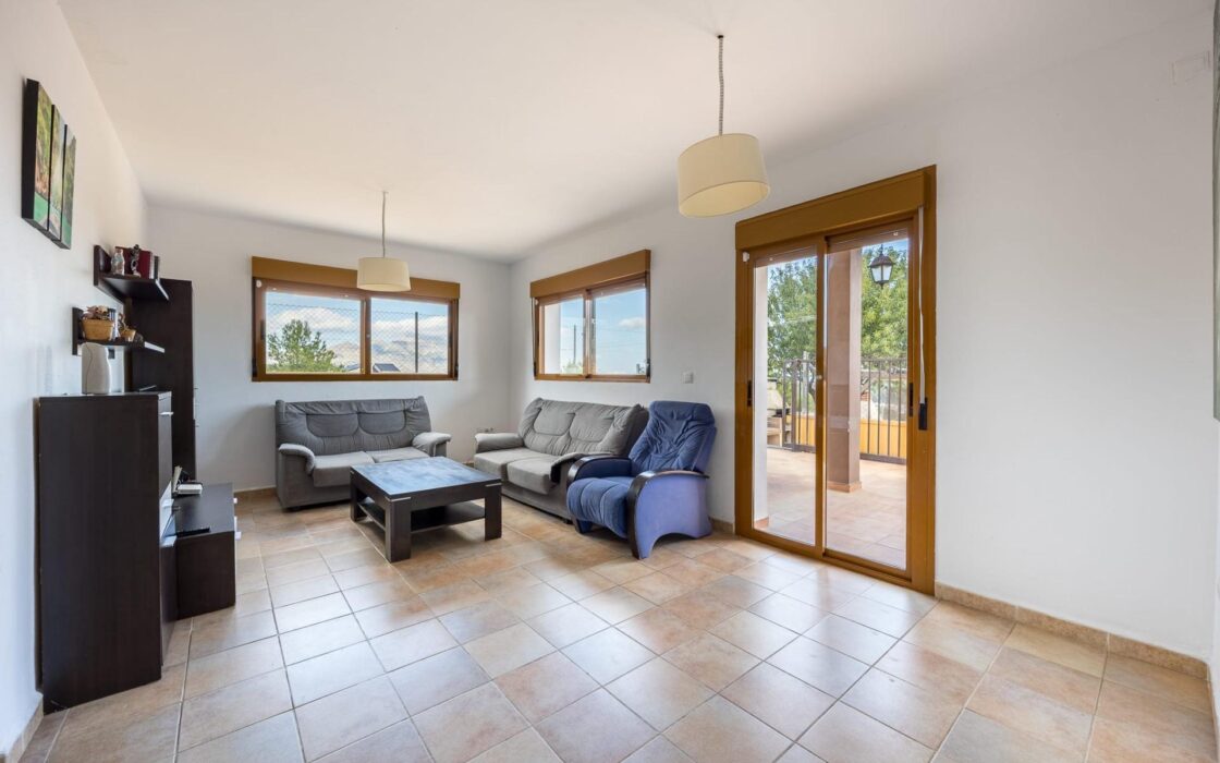 Будинок в Полопі з терасою та басейном, 113 кв.м, 4 кімнати