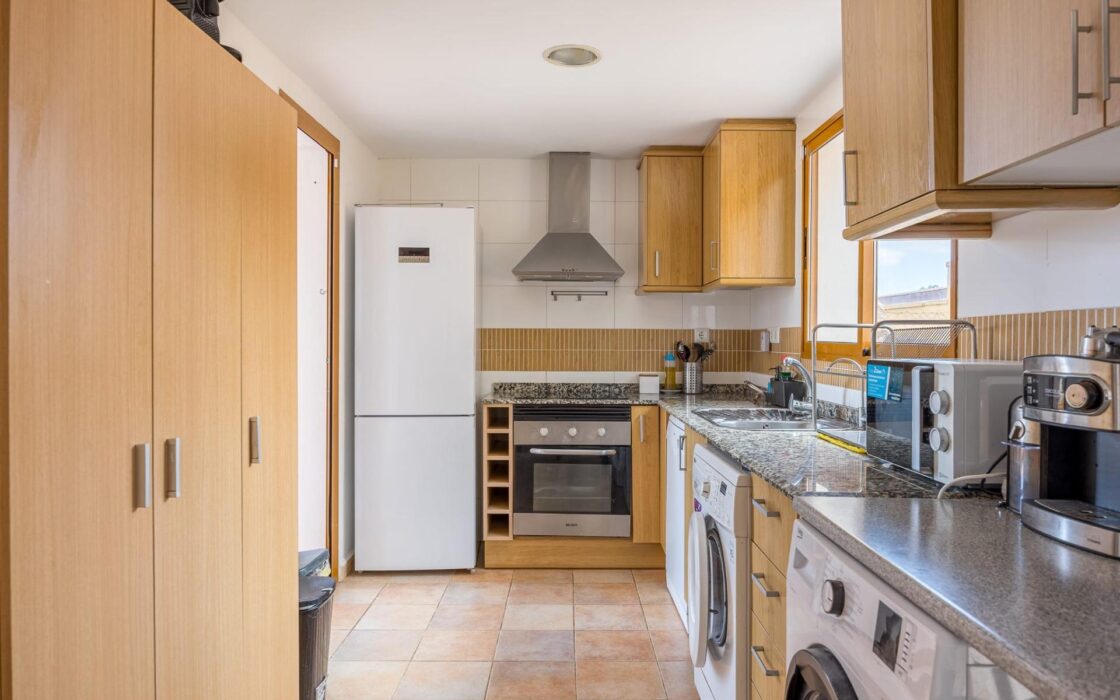 Будинок в Полопі з терасою та басейном, 113 кв.м, 4 кімнати