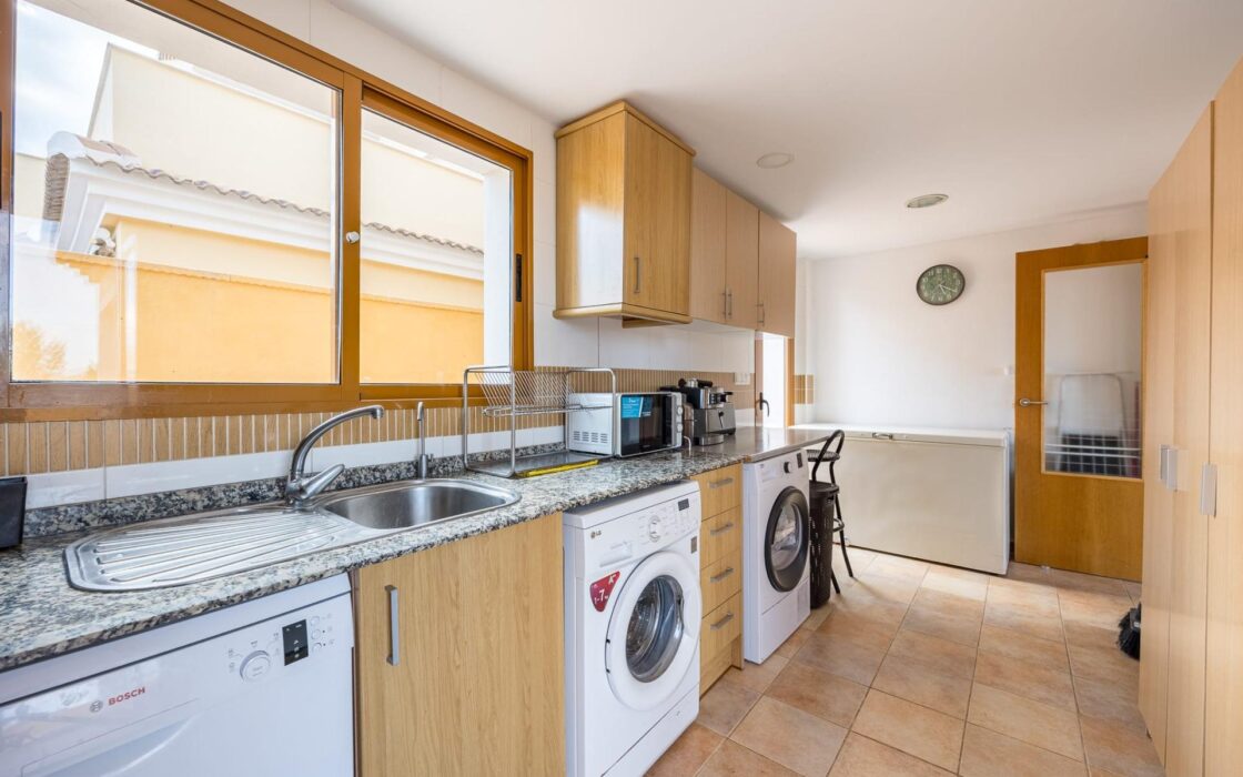 Будинок в Полопі з терасою та басейном, 113 кв.м, 4 кімнати