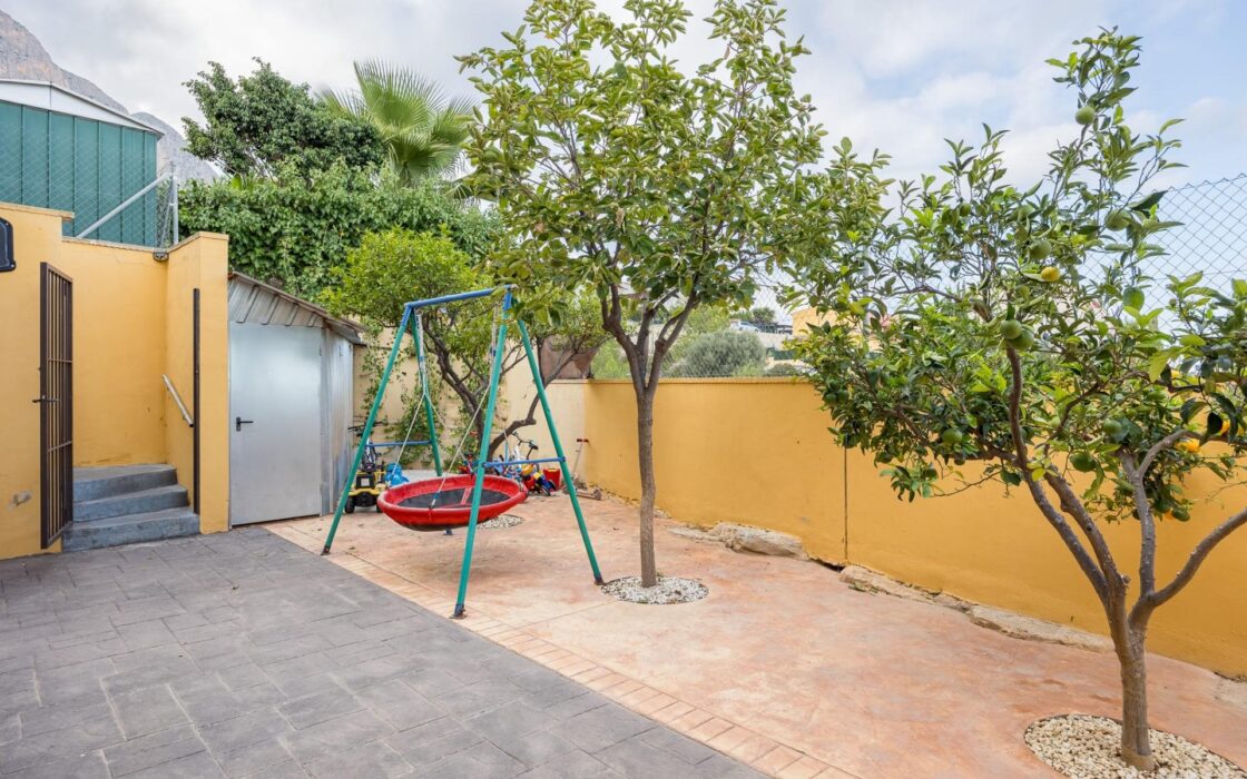 Будинок в Полопі з терасою та басейном, 113 кв.м, 4 кімнати