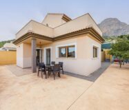 Будинок в Полопі з терасою та басейном, 113 кв.м, 4 кімнати