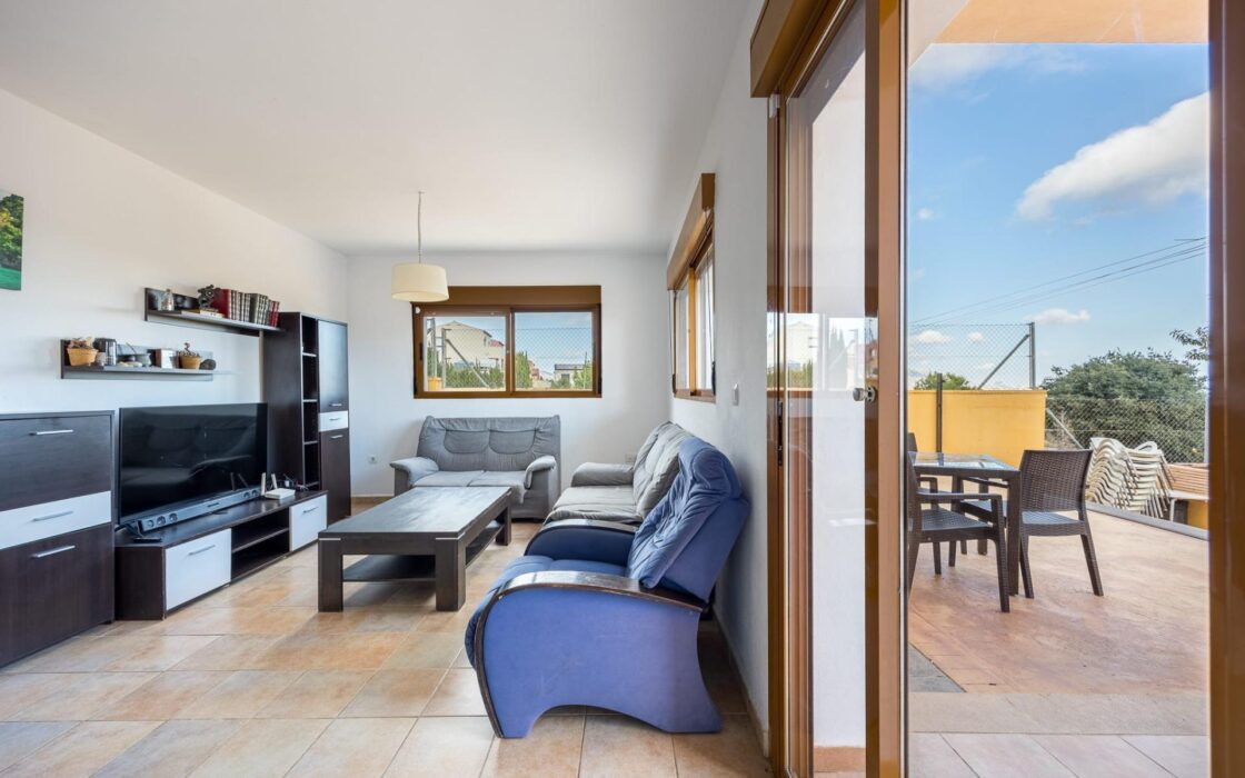 Будинок в Полопі з терасою та басейном, 113 кв.м, 4 кімнати