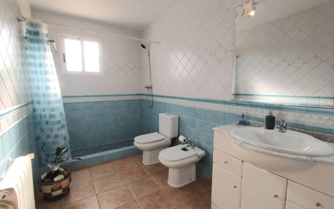 Дом в Торревьехе 338 кв.м с джакузи и бассейном