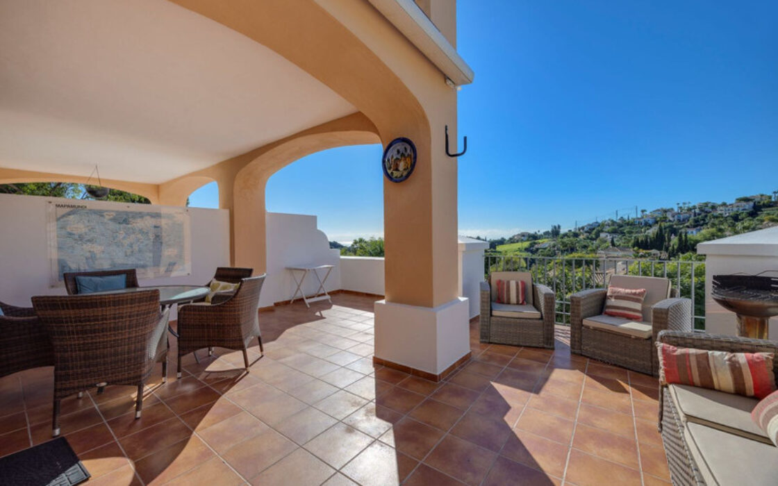 Таунхаус с террасой в Los Arqueros, 264 кв.м, 4 комнаты