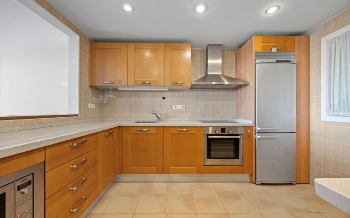 Таунхаус с террасой в Los Arqueros, 264 кв.м, 4 комнаты