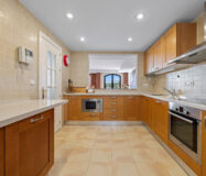 Таунхаус с террасой в Los Arqueros, 264 кв.м, 4 комнаты