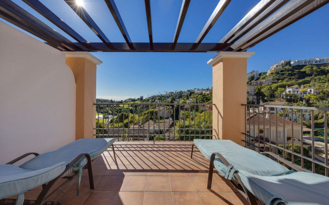 Таунхаус с террасой в Los Arqueros, 264 кв.м, 4 комнаты