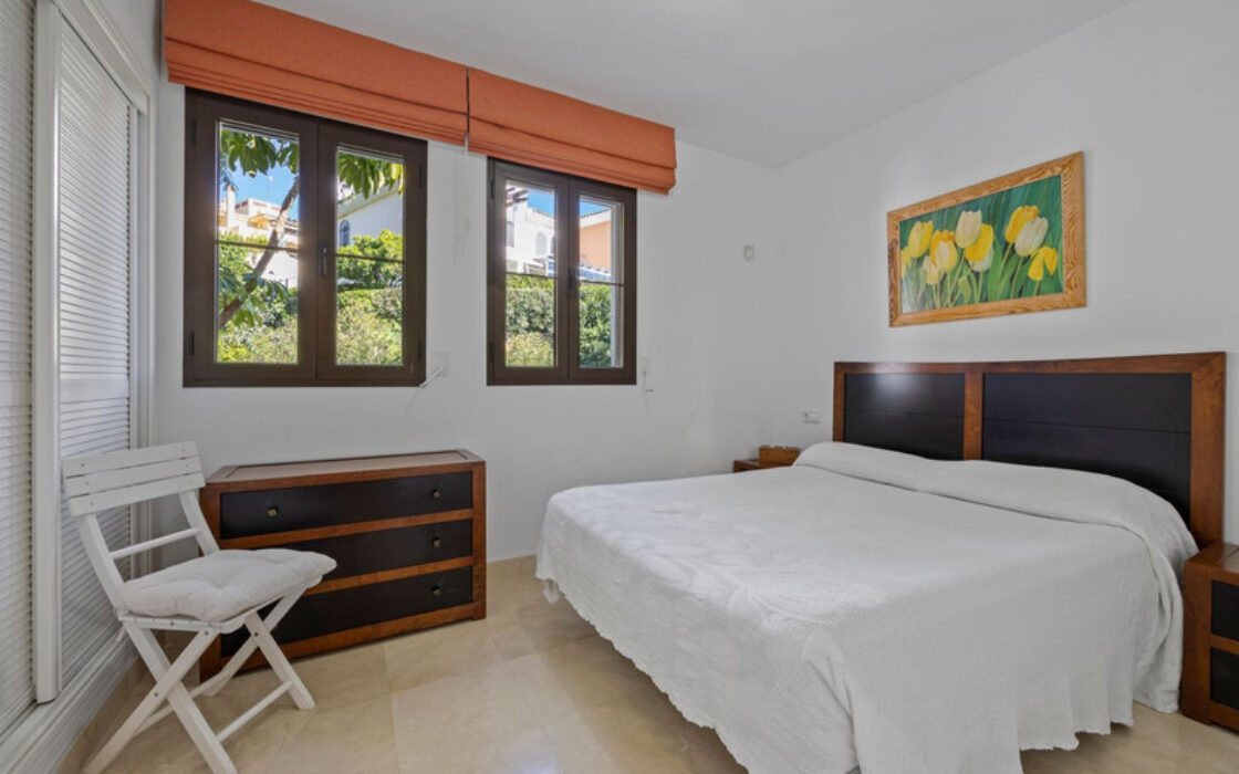 Таунхаус с террасой в Los Arqueros, 264 кв.м, 4 комнаты