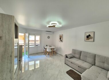 Отремонтированная квартира 90 кв.м у пляжа на Коста Бланке