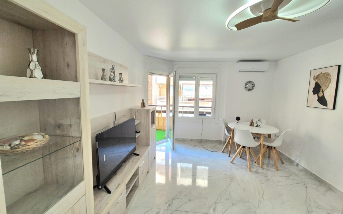 Отремонтированная квартира 90 кв.м у пляжа на Коста Бланке