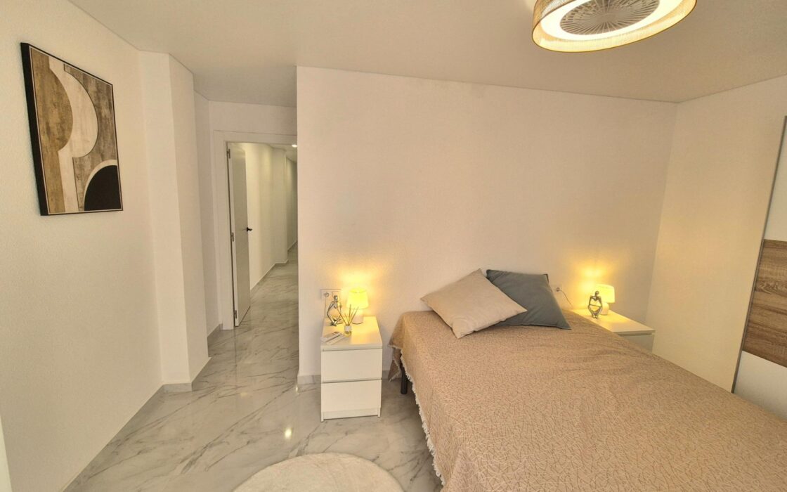 Отремонтированная квартира 90 кв.м у пляжа на Коста Бланке