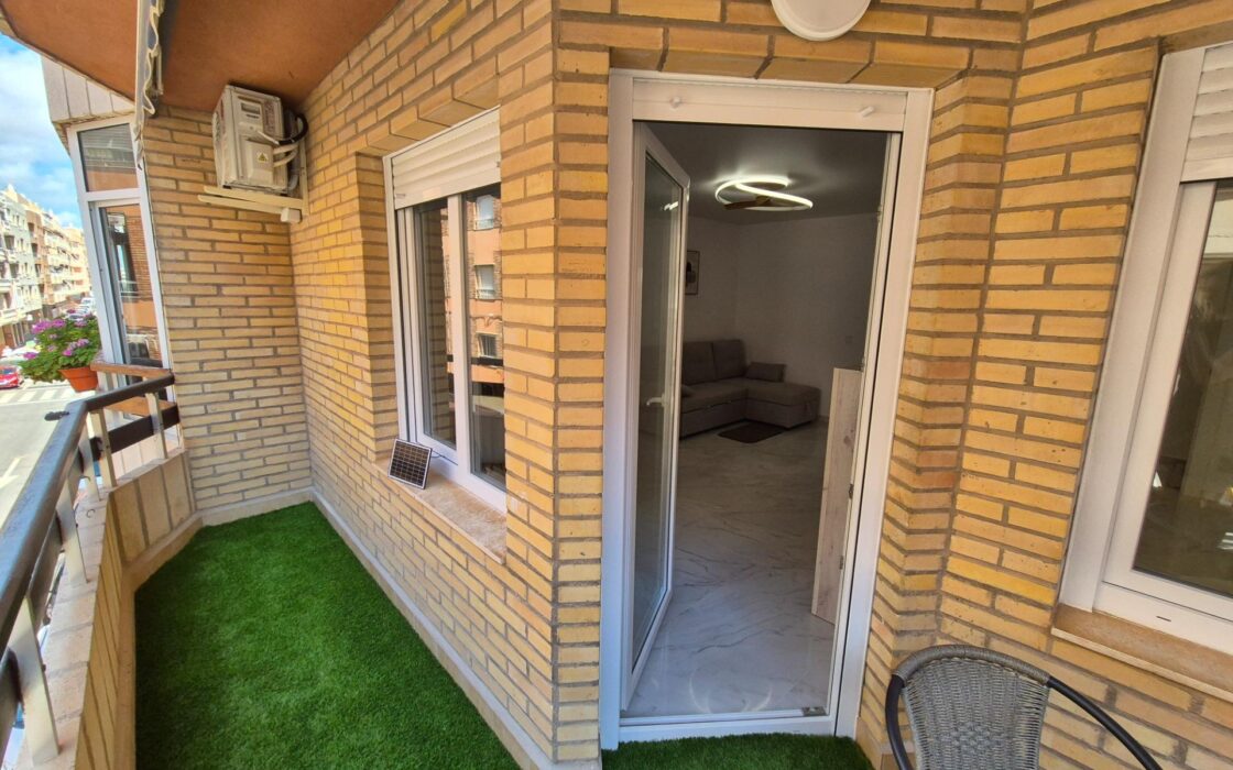 Отремонтированная квартира 90 кв.м у пляжа на Коста Бланке