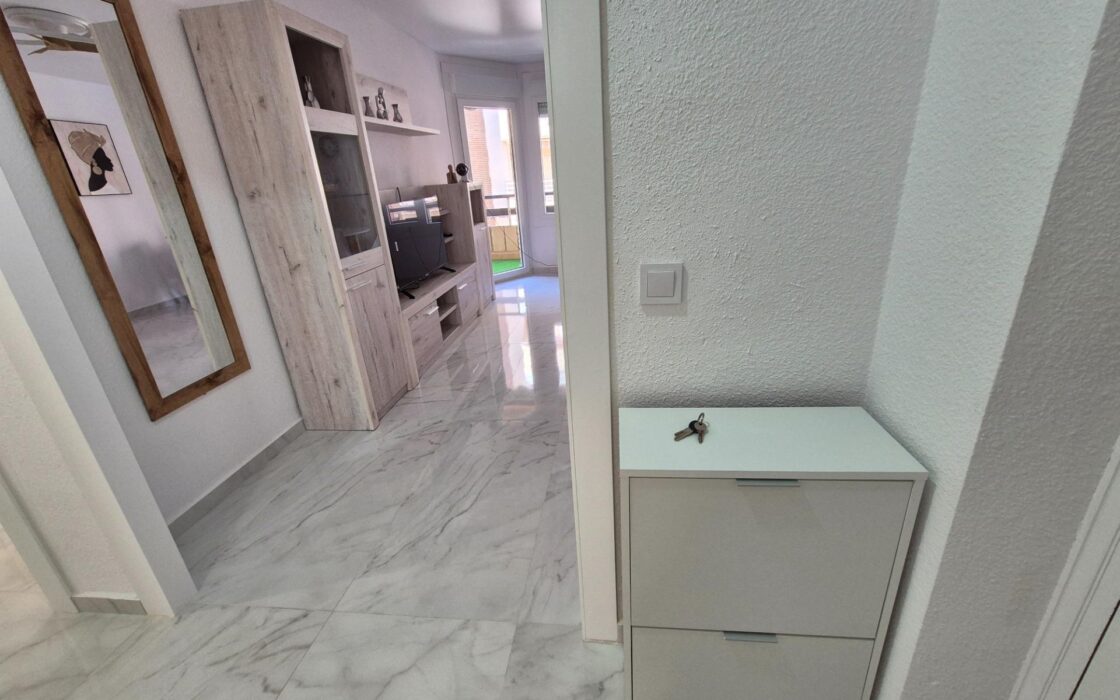 Отремонтированная квартира 90 кв.м у пляжа на Коста Бланке