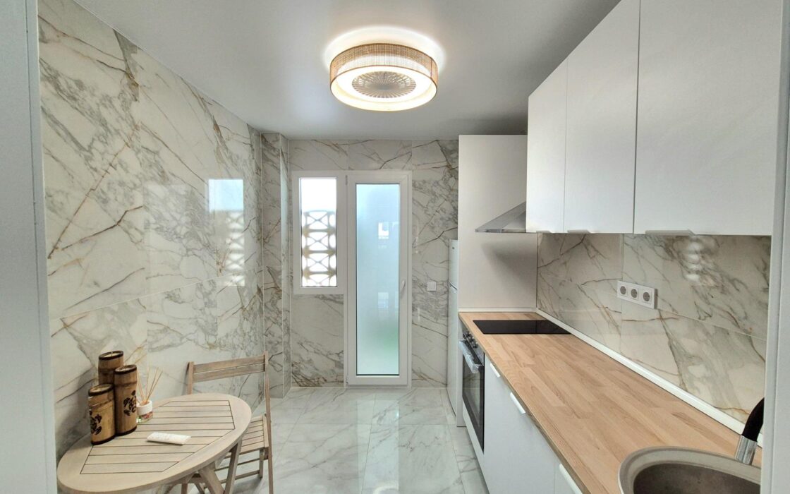 Отремонтированная квартира 90 кв.м у пляжа на Коста Бланке