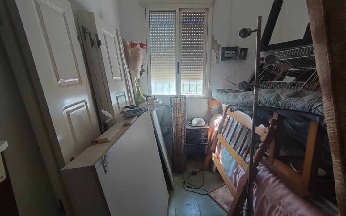 Будинок в Бенехусаре, 150 кв.м, для ремонту, хороше місцезнаходження