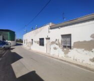 Будинок в Бенехусаре, 150 кв.м, для ремонту, хороше місцезнаходження