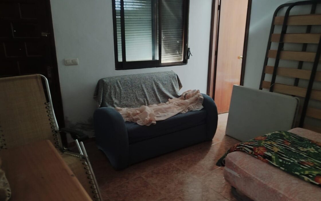 Будинок в Бенехусаре, 150 кв.м, для ремонту, хороше місцезнаходження