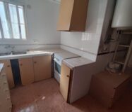 Будинок в Бенехусаре, 150 кв.м, для ремонту, хороше місцезнаходження