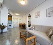 Квартира у моря в Торревьехе 57 кв.м с террасой и бассейном